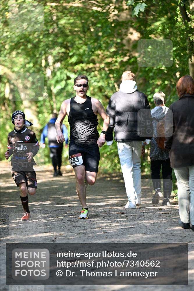 06.10.2024 - Bramfelder Halbmarathon 2024 Dr. Thomas Lammeyer http://msf.ph/oto/7340562 06.10.2024 10:44:25 Laufen 293, 168 meine-sportfotos.de