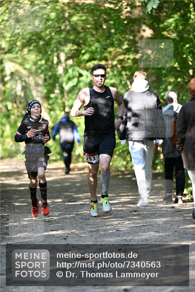 06.10.2024 - Bramfelder Halbmarathon 2024 Dr. Thomas Lammeyer http://msf.ph/oto/7340563 06.10.2024 10:44:25 Laufen 293 meine-sportfotos.de
