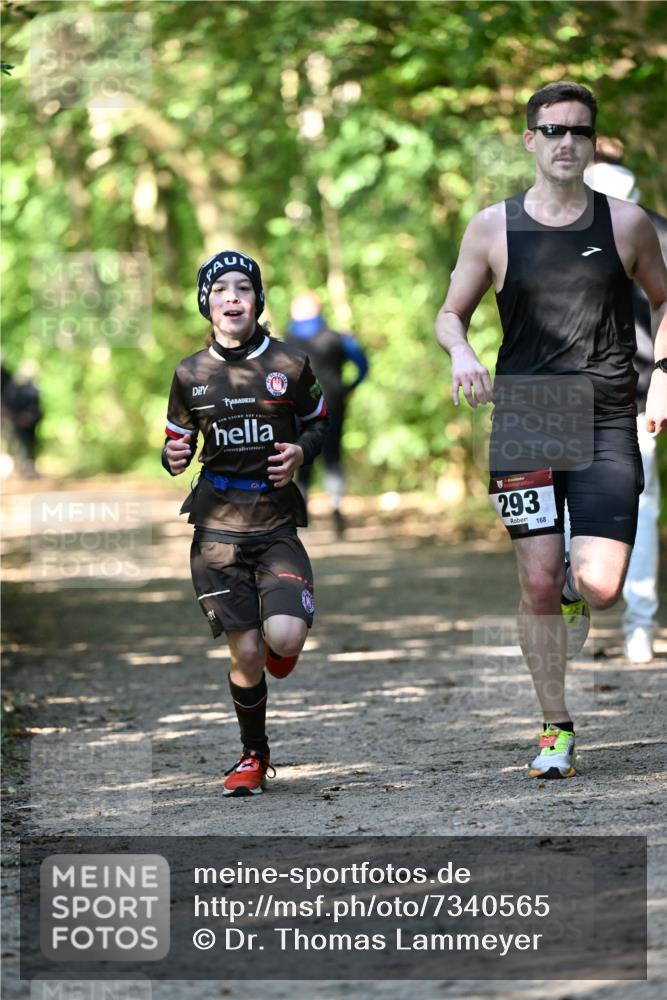 06.10.2024 - Bramfelder Halbmarathon 2024 Dr. Thomas Lammeyer http://msf.ph/oto/7340565 06.10.2024 10:44:25 Laufen 293, 168 meine-sportfotos.de