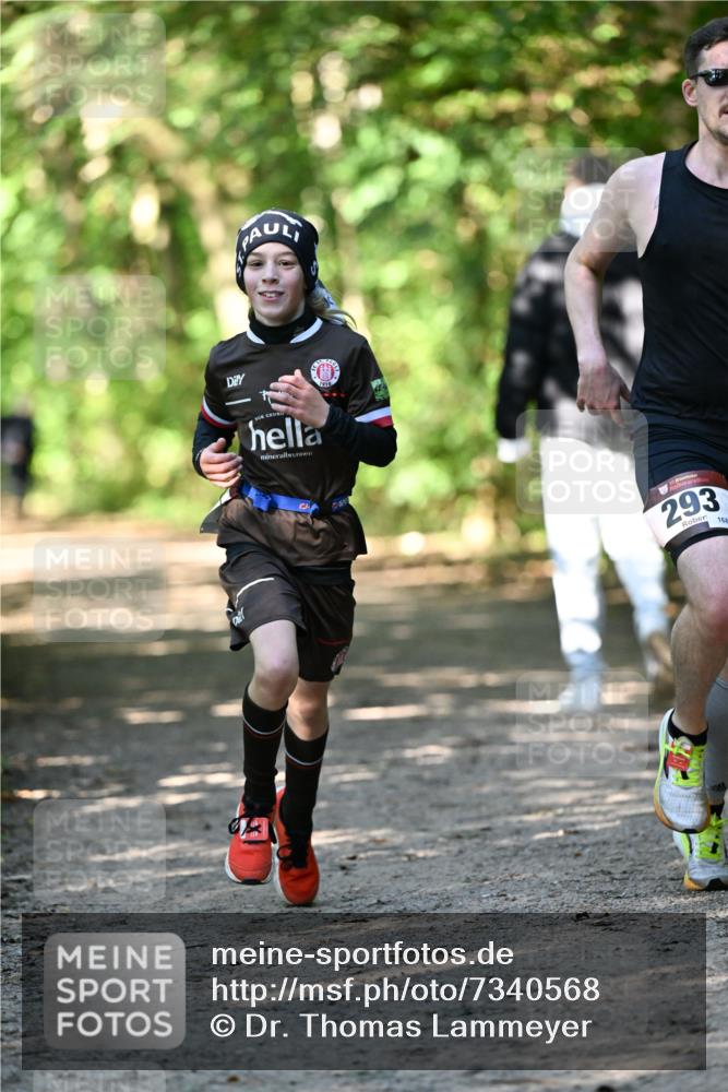 06.10.2024 - Bramfelder Halbmarathon 2024 Dr. Thomas Lammeyer http://msf.ph/oto/7340568 06.10.2024 10:44:26 Laufen 293, 16 meine-sportfotos.de