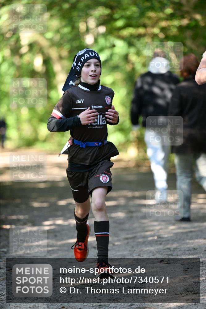 06.10.2024 - Bramfelder Halbmarathon 2024 Dr. Thomas Lammeyer http://msf.ph/oto/7340571 06.10.2024 10:44:26 Laufen  meine-sportfotos.de