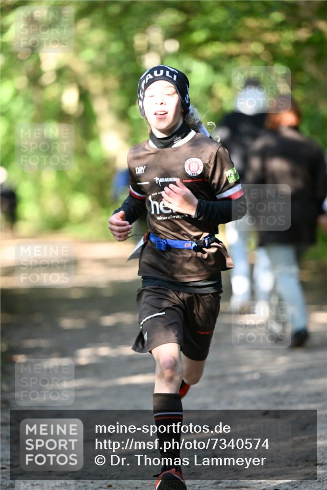 06.10.2024 - Bramfelder Halbmarathon 2024 Dr. Thomas Lammeyer http://msf.ph/oto/7340574 06.10.2024 10:44:27 Laufen 1910 meine-sportfotos.de
