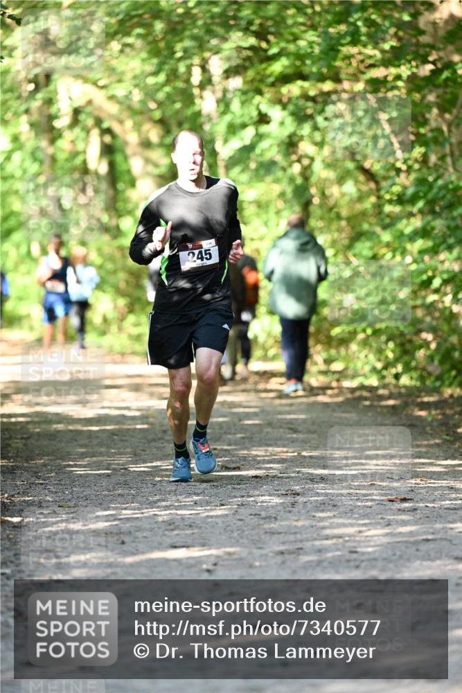 06.10.2024 - Bramfelder Halbmarathon 2024 Dr. Thomas Lammeyer http://msf.ph/oto/7340577 06.10.2024 10:44:48 Laufen 245 meine-sportfotos.de