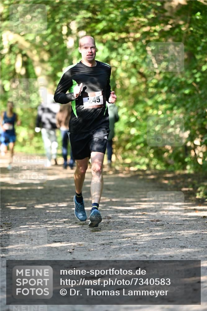 06.10.2024 - Bramfelder Halbmarathon 2024 Dr. Thomas Lammeyer http://msf.ph/oto/7340583 06.10.2024 10:44:49 Laufen 245 meine-sportfotos.de