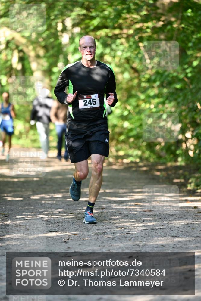 06.10.2024 - Bramfelder Halbmarathon 2024 Dr. Thomas Lammeyer http://msf.ph/oto/7340584 06.10.2024 10:44:49 Laufen 234, 245 meine-sportfotos.de