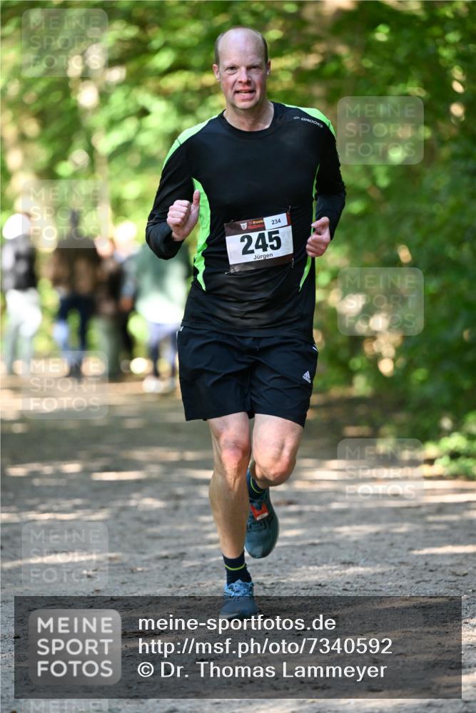 06.10.2024 - Bramfelder Halbmarathon 2024 Dr. Thomas Lammeyer http://msf.ph/oto/7340592 06.10.2024 10:44:50 Laufen 33, 234, 245 meine-sportfotos.de