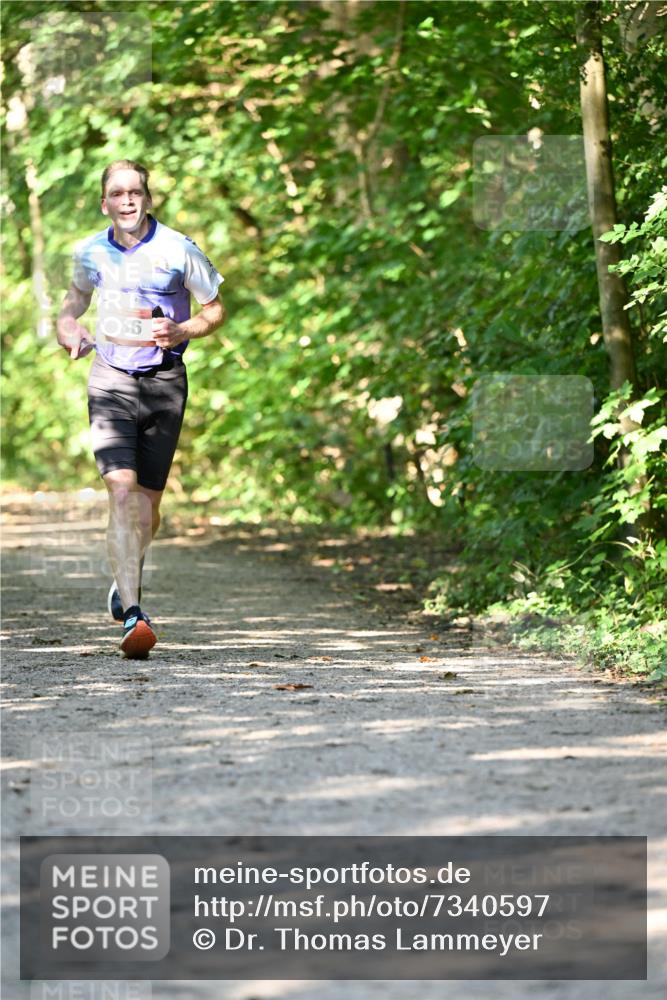 06.10.2024 - Bramfelder Halbmarathon 2024 Dr. Thomas Lammeyer http://msf.ph/oto/7340597 06.10.2024 10:45:05 Laufen 36 meine-sportfotos.de