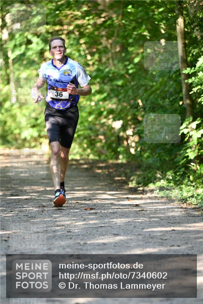 06.10.2024 - Bramfelder Halbmarathon 2024 Dr. Thomas Lammeyer http://msf.ph/oto/7340602 06.10.2024 10:45:05 Laufen 36 meine-sportfotos.de