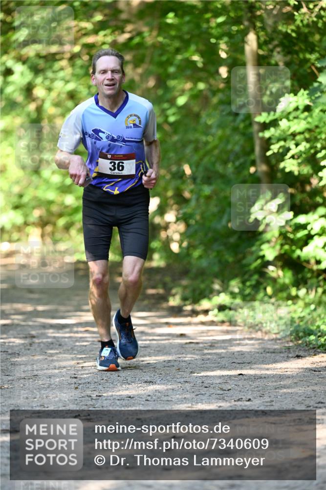 06.10.2024 - Bramfelder Halbmarathon 2024 Dr. Thomas Lammeyer http://msf.ph/oto/7340609 06.10.2024 10:45:06 Laufen 36, 2010 meine-sportfotos.de
