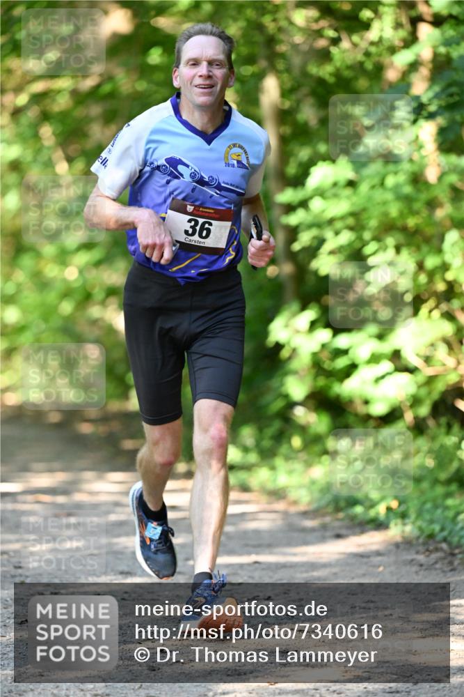06.10.2024 - Bramfelder Halbmarathon 2024 Dr. Thomas Lammeyer http://msf.ph/oto/7340616 06.10.2024 10:45:07 Laufen 36, 36, 2010, 200 meine-sportfotos.de