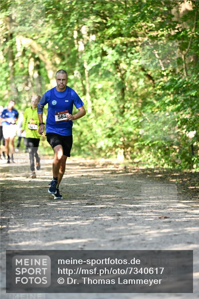 06.10.2024 - Bramfelder Halbmarathon 2024 Dr. Thomas Lammeyer http://msf.ph/oto/7340617 06.10.2024 10:45:13 Laufen 562 meine-sportfotos.de