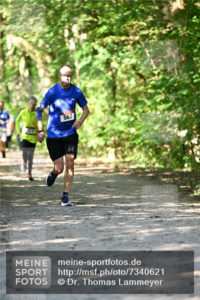 06.10.2024 - Bramfelder Halbmarathon 2024 Dr. Thomas Lammeyer http://msf.ph/oto/7340621 06.10.2024 10:45:14 Laufen 562 meine-sportfotos.de