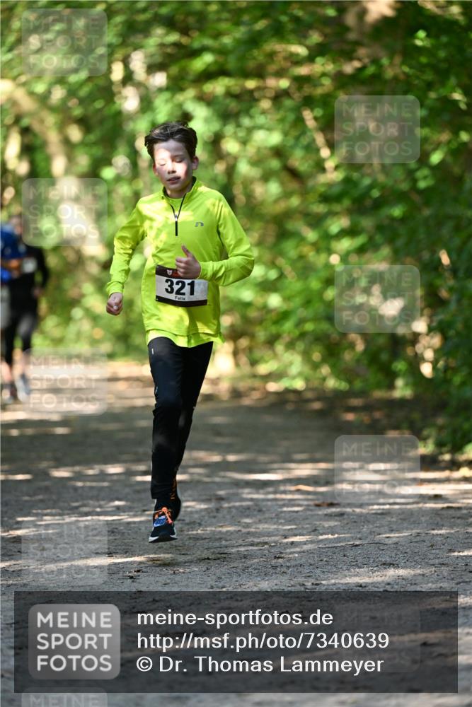 06.10.2024 - Bramfelder Halbmarathon 2024 Dr. Thomas Lammeyer http://msf.ph/oto/7340639 06.10.2024 10:45:18 Laufen 321 meine-sportfotos.de