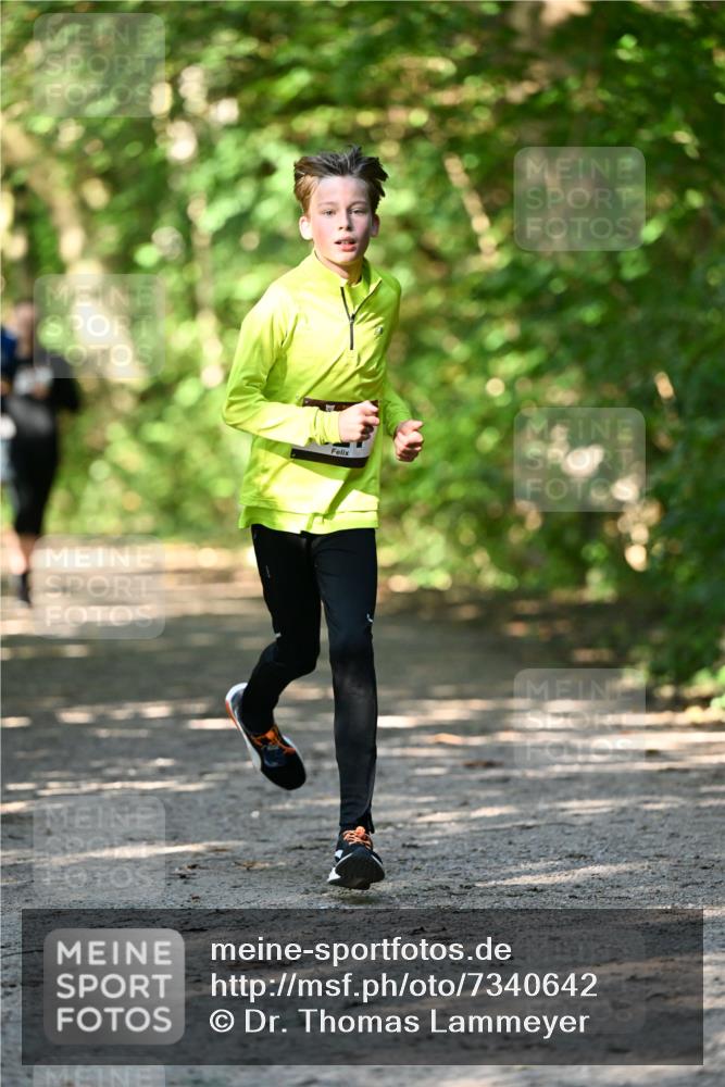 06.10.2024 - Bramfelder Halbmarathon 2024 Dr. Thomas Lammeyer http://msf.ph/oto/7340642 06.10.2024 10:45:19 Laufen  meine-sportfotos.de