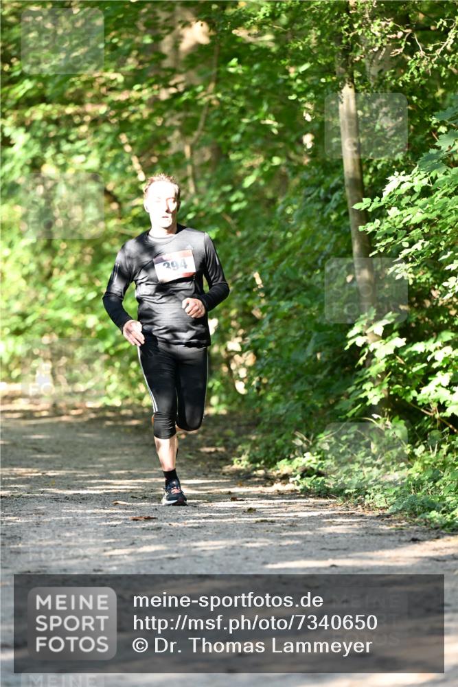 06.10.2024 - Bramfelder Halbmarathon 2024 Dr. Thomas Lammeyer http://msf.ph/oto/7340650 06.10.2024 10:45:23 Laufen 294 meine-sportfotos.de