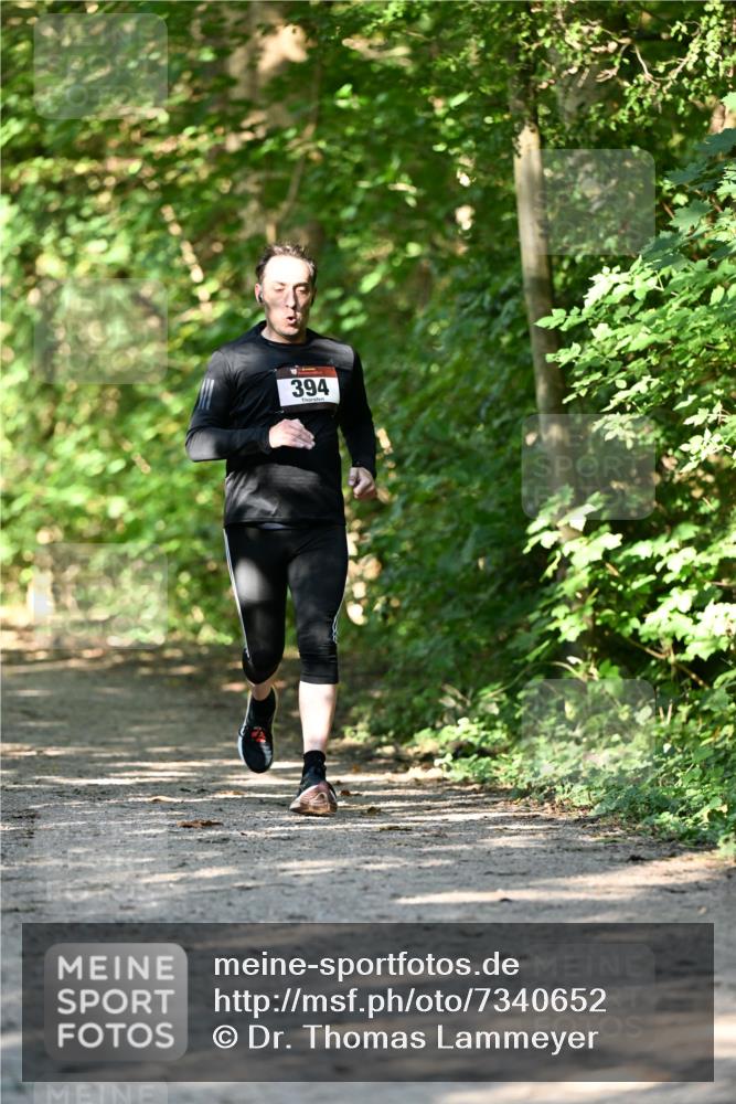 06.10.2024 - Bramfelder Halbmarathon 2024 Dr. Thomas Lammeyer http://msf.ph/oto/7340652 06.10.2024 10:45:23 Laufen 394 meine-sportfotos.de