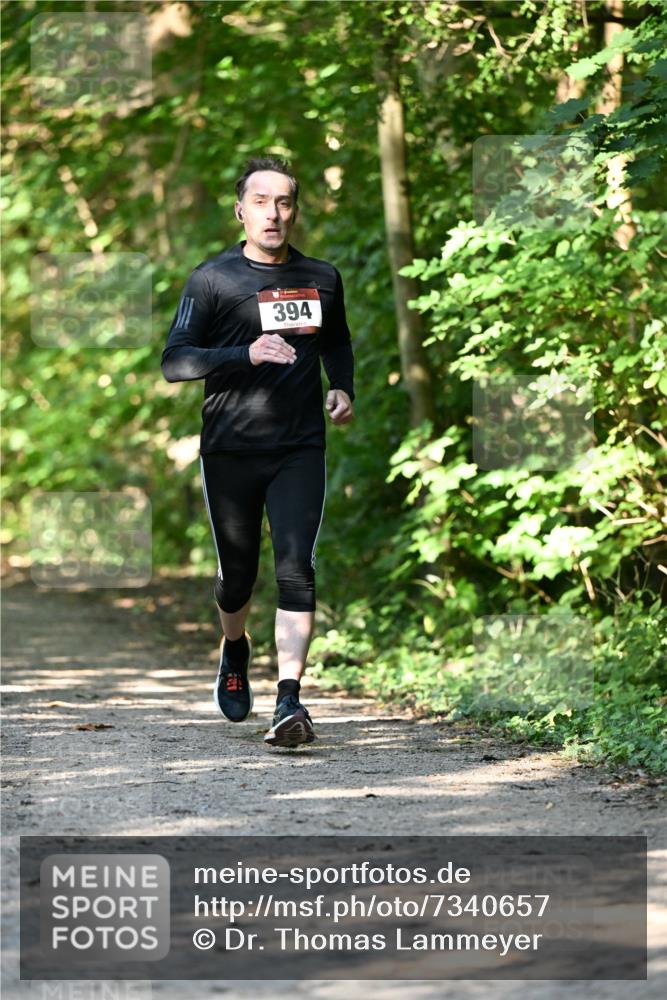 06.10.2024 - Bramfelder Halbmarathon 2024 Dr. Thomas Lammeyer http://msf.ph/oto/7340657 06.10.2024 10:45:24 Laufen 394 meine-sportfotos.de