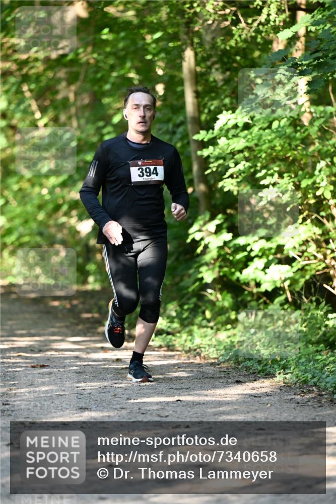 06.10.2024 - Bramfelder Halbmarathon 2024 Dr. Thomas Lammeyer http://msf.ph/oto/7340658 06.10.2024 10:45:24 Laufen 394 meine-sportfotos.de
