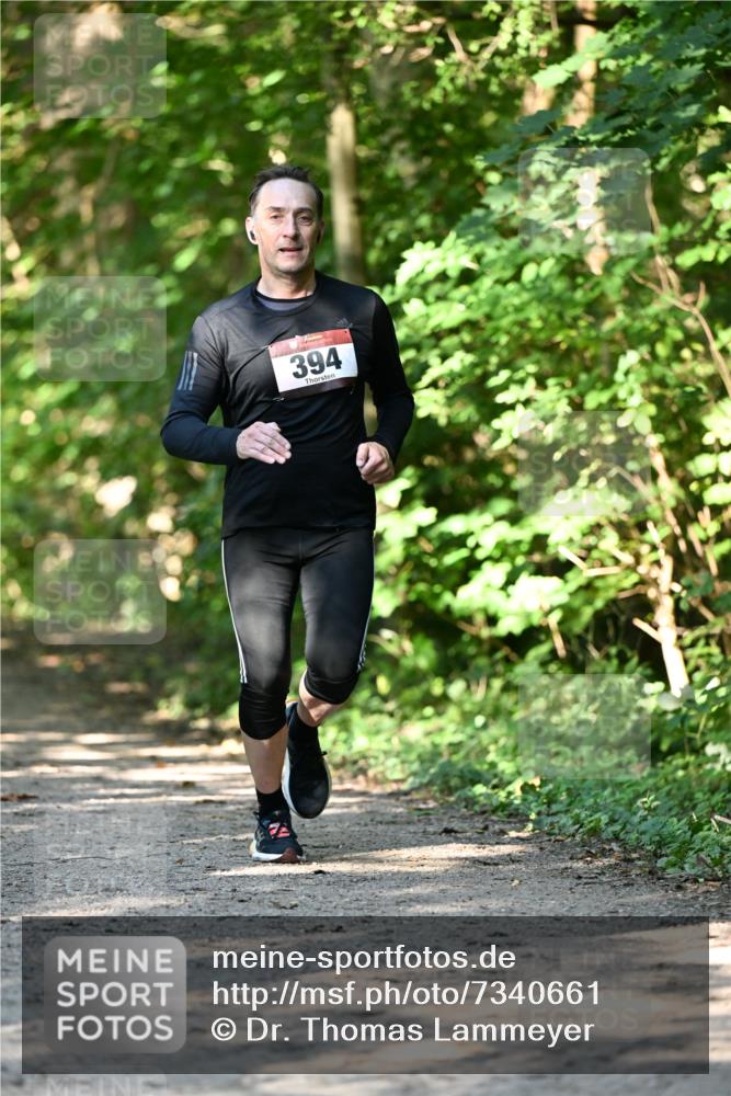 06.10.2024 - Bramfelder Halbmarathon 2024 Dr. Thomas Lammeyer http://msf.ph/oto/7340661 06.10.2024 10:45:25 Laufen 394 meine-sportfotos.de