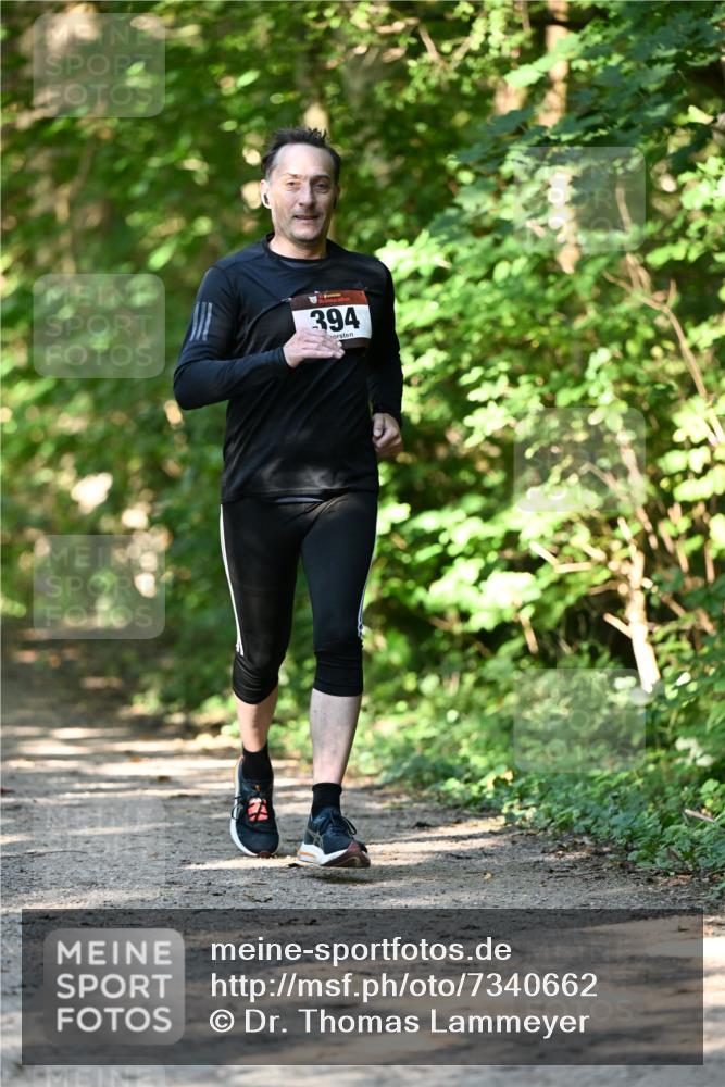06.10.2024 - Bramfelder Halbmarathon 2024 Dr. Thomas Lammeyer http://msf.ph/oto/7340662 06.10.2024 10:45:25 Laufen 394 meine-sportfotos.de