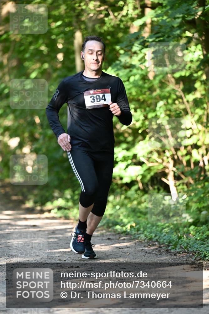 06.10.2024 - Bramfelder Halbmarathon 2024 Dr. Thomas Lammeyer http://msf.ph/oto/7340664 06.10.2024 10:45:25 Laufen 394 meine-sportfotos.de