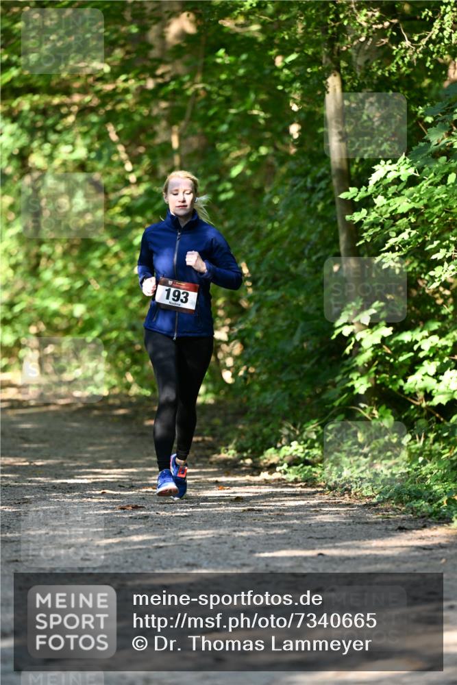 06.10.2024 - Bramfelder Halbmarathon 2024 Dr. Thomas Lammeyer http://msf.ph/oto/7340665 06.10.2024 10:45:49 Laufen 193 meine-sportfotos.de