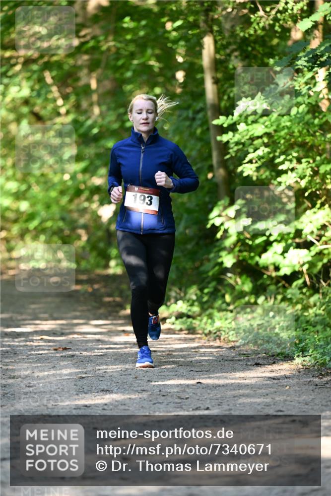 06.10.2024 - Bramfelder Halbmarathon 2024 Dr. Thomas Lammeyer http://msf.ph/oto/7340671 06.10.2024 10:45:50 Laufen 193 meine-sportfotos.de