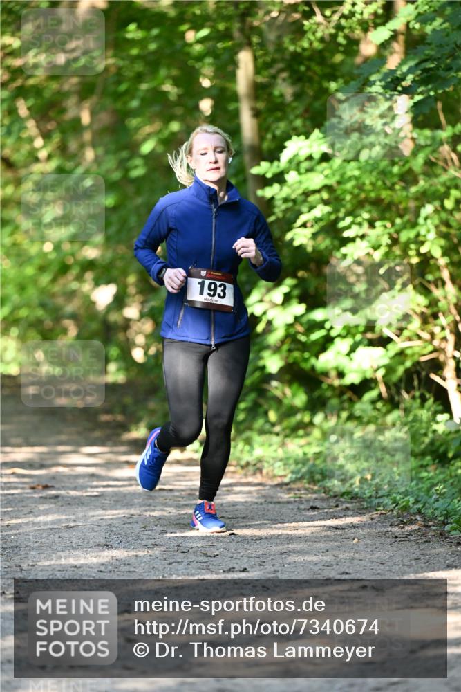 06.10.2024 - Bramfelder Halbmarathon 2024 Dr. Thomas Lammeyer http://msf.ph/oto/7340674 06.10.2024 10:45:50 Laufen 23, 193 meine-sportfotos.de