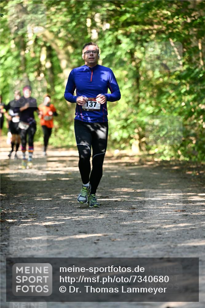 06.10.2024 - Bramfelder Halbmarathon 2024 Dr. Thomas Lammeyer http://msf.ph/oto/7340680 06.10.2024 10:45:53 Laufen 137 meine-sportfotos.de
