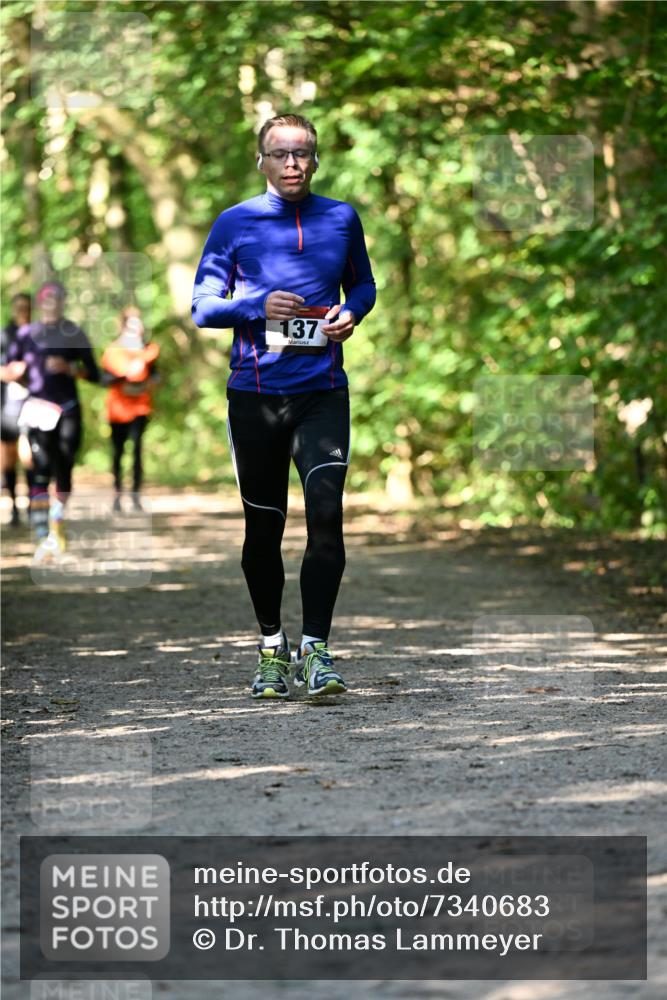 06.10.2024 - Bramfelder Halbmarathon 2024 Dr. Thomas Lammeyer http://msf.ph/oto/7340683 06.10.2024 10:45:53 Laufen 137 meine-sportfotos.de