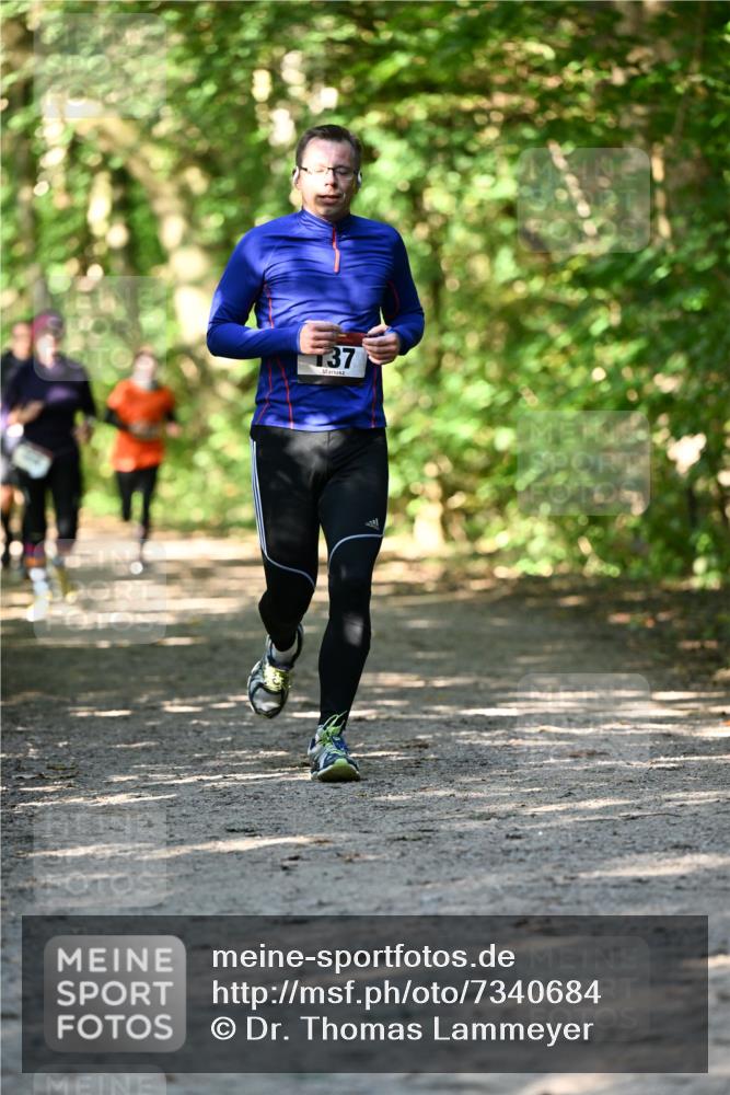06.10.2024 - Bramfelder Halbmarathon 2024 Dr. Thomas Lammeyer http://msf.ph/oto/7340684 06.10.2024 10:45:53 Laufen 137 meine-sportfotos.de
