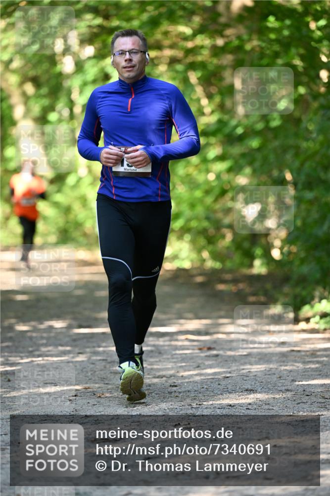 06.10.2024 - Bramfelder Halbmarathon 2024 Dr. Thomas Lammeyer http://msf.ph/oto/7340691 06.10.2024 10:45:54 Laufen 9247 meine-sportfotos.de