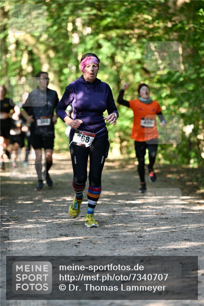 06.10.2024 - Bramfelder Halbmarathon 2024 Dr. Thomas Lammeyer http://msf.ph/oto/7340707 06.10.2024 10:45:58 Laufen 368 meine-sportfotos.de