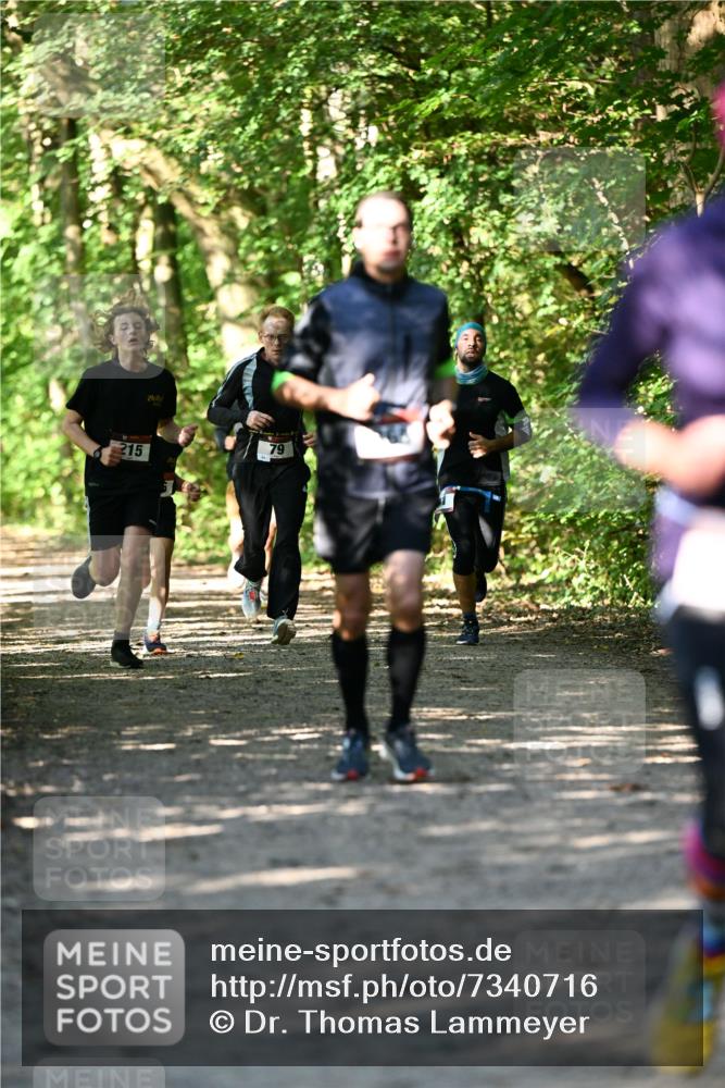 06.10.2024 - Bramfelder Halbmarathon 2024 Dr. Thomas Lammeyer http://msf.ph/oto/7340716 06.10.2024 10:46:00 Laufen 215, 79 meine-sportfotos.de