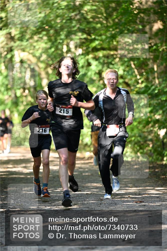 06.10.2024 - Bramfelder Halbmarathon 2024 Dr. Thomas Lammeyer http://msf.ph/oto/7340733 06.10.2024 10:46:04 Laufen 216, 215 meine-sportfotos.de