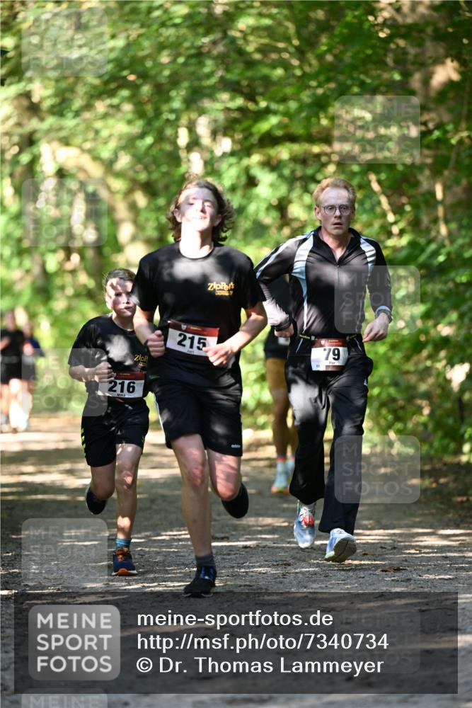 06.10.2024 - Bramfelder Halbmarathon 2024 Dr. Thomas Lammeyer http://msf.ph/oto/7340734 06.10.2024 10:46:04 Laufen 216, 215, 79 meine-sportfotos.de