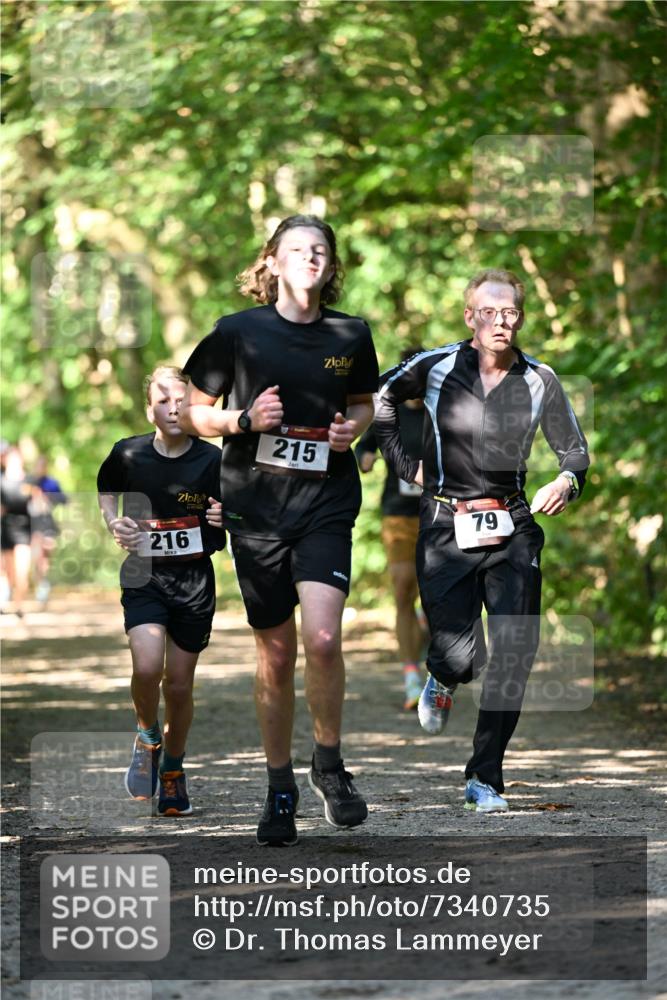 06.10.2024 - Bramfelder Halbmarathon 2024 Dr. Thomas Lammeyer http://msf.ph/oto/7340735 06.10.2024 10:46:04 Laufen 216, 215, 79 meine-sportfotos.de