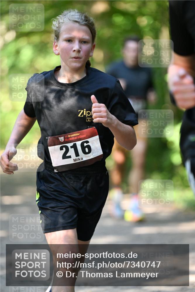 06.10.2024 - Bramfelder Halbmarathon 2024 Dr. Thomas Lammeyer http://msf.ph/oto/7340747 06.10.2024 10:46:07 Laufen 33, 216 meine-sportfotos.de