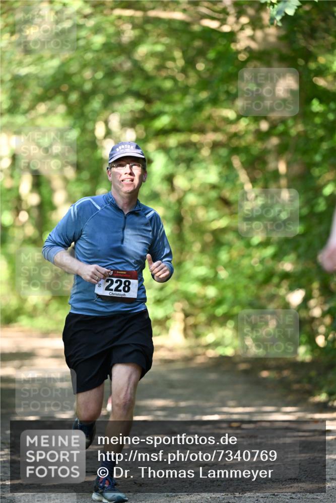 06.10.2024 - Bramfelder Halbmarathon 2024 Dr. Thomas Lammeyer http://msf.ph/oto/7340769 06.10.2024 10:46:16 Laufen 228 meine-sportfotos.de