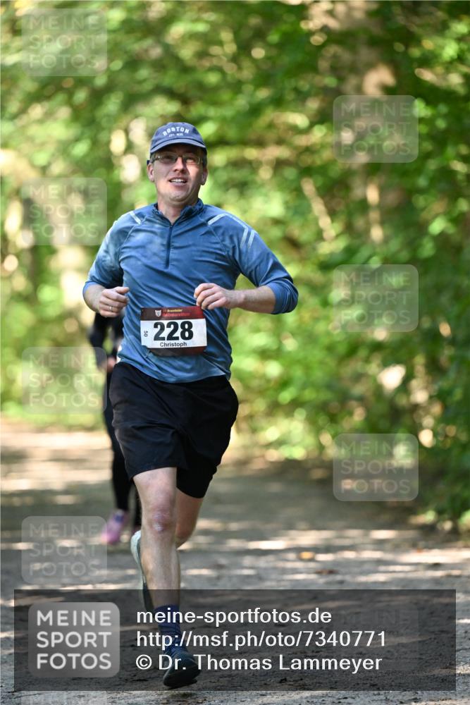 06.10.2024 - Bramfelder Halbmarathon 2024 Dr. Thomas Lammeyer http://msf.ph/oto/7340771 06.10.2024 10:46:16 Laufen 50, 33, 228 meine-sportfotos.de