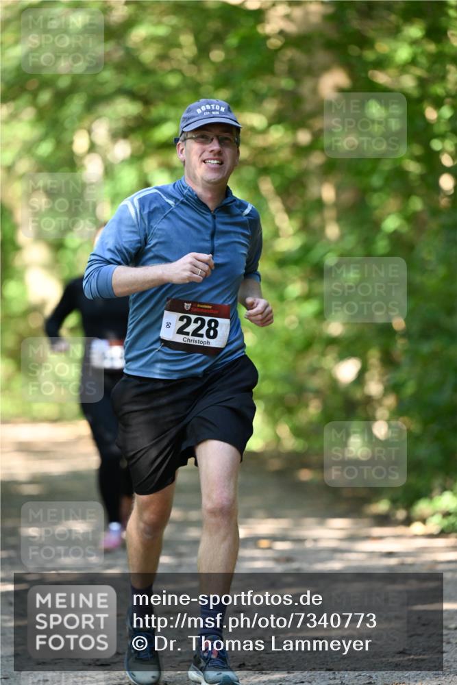 06.10.2024 - Bramfelder Halbmarathon 2024 Dr. Thomas Lammeyer http://msf.ph/oto/7340773 06.10.2024 10:46:17 Laufen 1630, 228, 50 meine-sportfotos.de