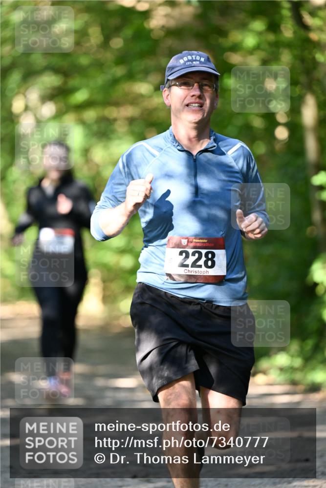 06.10.2024 - Bramfelder Halbmarathon 2024 Dr. Thomas Lammeyer http://msf.ph/oto/7340777 06.10.2024 10:46:17 Laufen 1630, 33, 228 meine-sportfotos.de