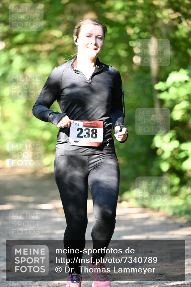 06.10.2024 - Bramfelder Halbmarathon 2024 Dr. Thomas Lammeyer http://msf.ph/oto/7340789 06.10.2024 10:46:19 Laufen 235, 3, 238 meine-sportfotos.de