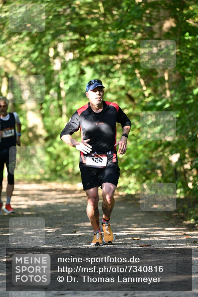 06.10.2024 - Bramfelder Halbmarathon 2024 Dr. Thomas Lammeyer http://msf.ph/oto/7340816 06.10.2024 10:46:28 Laufen 3 meine-sportfotos.de