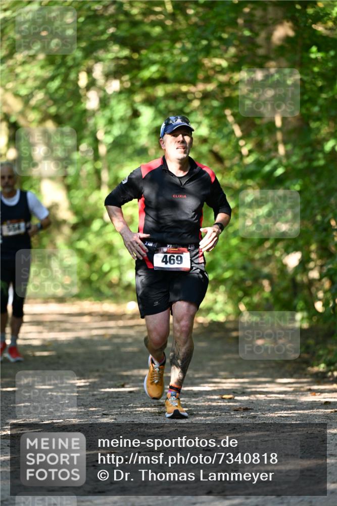 06.10.2024 - Bramfelder Halbmarathon 2024 Dr. Thomas Lammeyer http://msf.ph/oto/7340818 06.10.2024 10:46:28 Laufen 469, 1444 meine-sportfotos.de