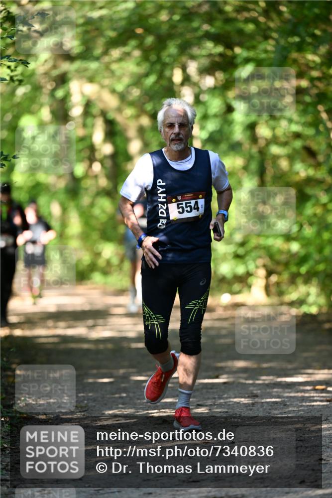 06.10.2024 - Bramfelder Halbmarathon 2024 Dr. Thomas Lammeyer http://msf.ph/oto/7340836 06.10.2024 10:46:31 Laufen 554 meine-sportfotos.de