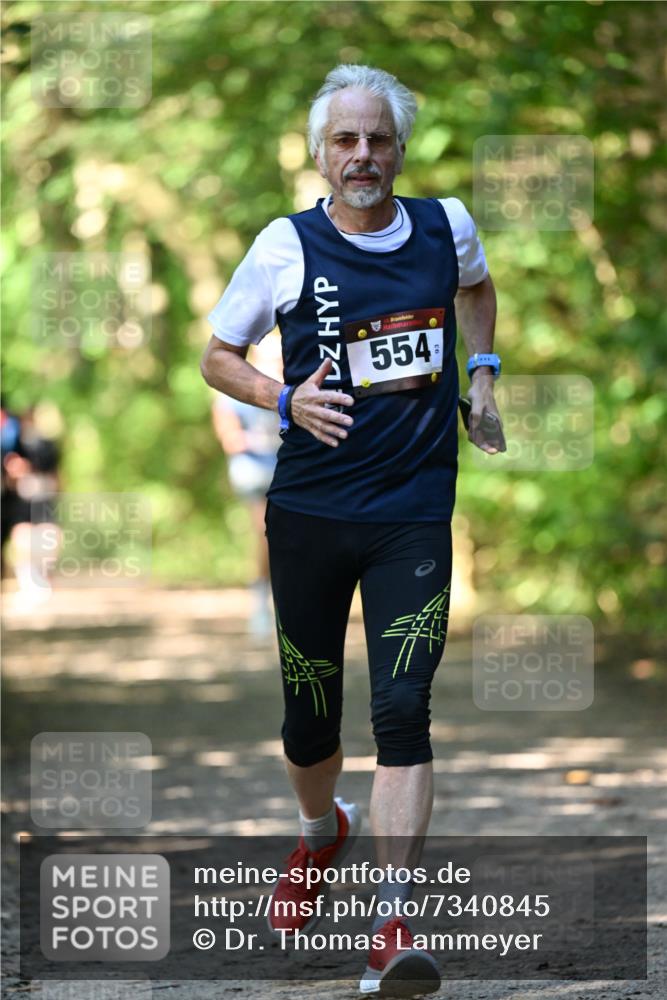 06.10.2024 - Bramfelder Halbmarathon 2024 Dr. Thomas Lammeyer http://msf.ph/oto/7340845 06.10.2024 10:46:32 Laufen 554 meine-sportfotos.de
