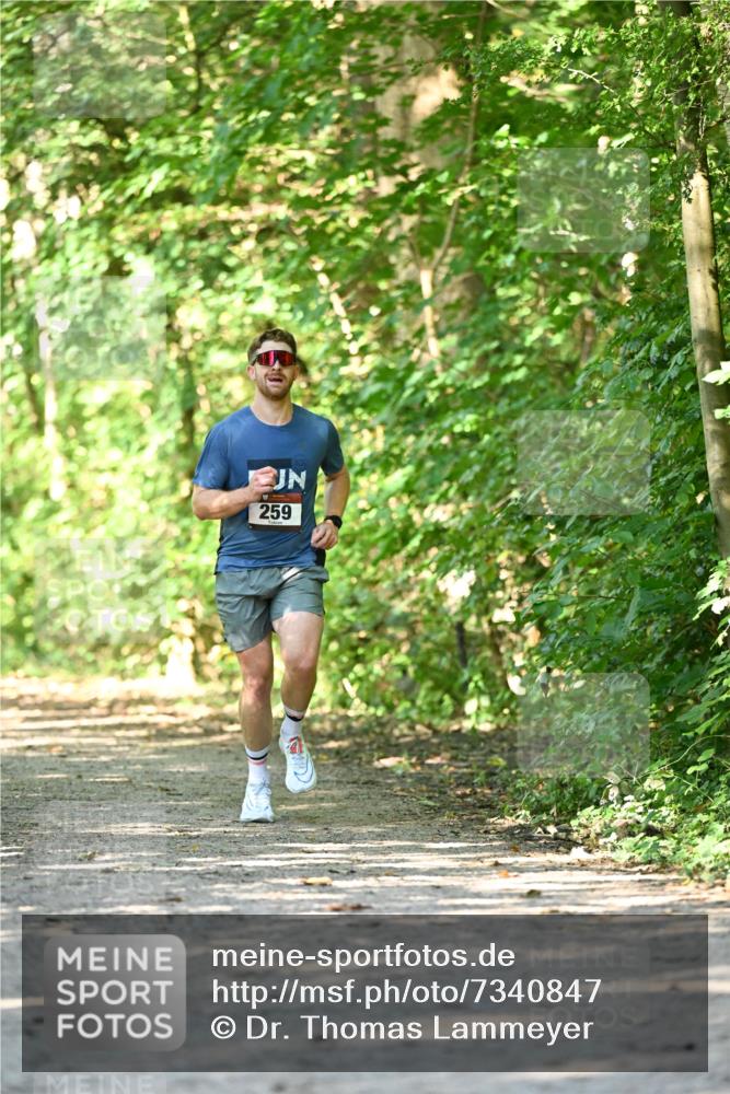 06.10.2024 - Bramfelder Halbmarathon 2024 Dr. Thomas Lammeyer http://msf.ph/oto/7340847 06.10.2024 10:46:36 Laufen 259 meine-sportfotos.de