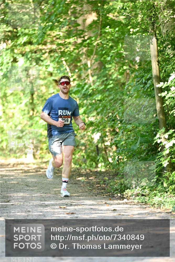 06.10.2024 - Bramfelder Halbmarathon 2024 Dr. Thomas Lammeyer http://msf.ph/oto/7340849 06.10.2024 10:46:36 Laufen 259 meine-sportfotos.de