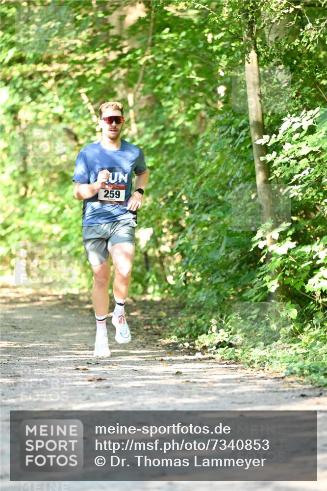 06.10.2024 - Bramfelder Halbmarathon 2024 Dr. Thomas Lammeyer http://msf.ph/oto/7340853 06.10.2024 10:46:37 Laufen 259 meine-sportfotos.de